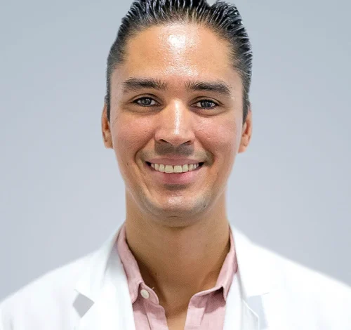 dr-francisco-del-toro-780x900
